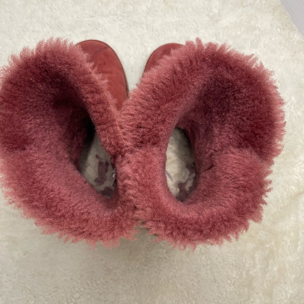 UGG Women's Red Winter Boots - Picture 6 of 8